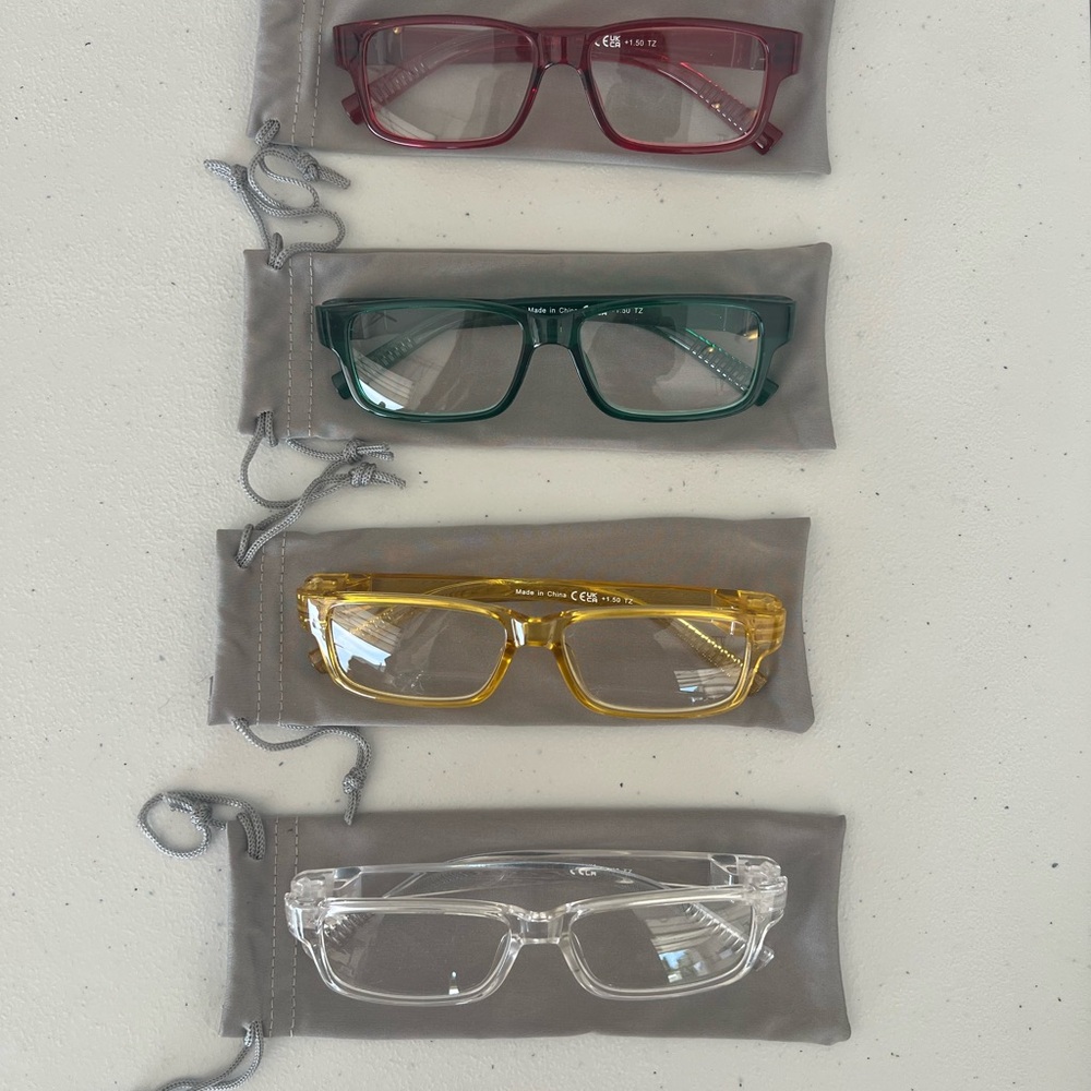 Set of Four Stylish Glasses (Readers 1.50) in Assorted Colors